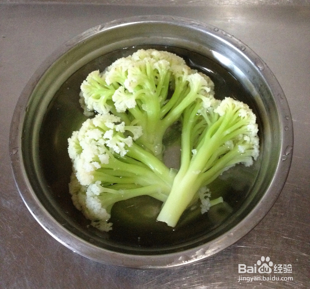 双色菜花做法——西蓝花菜花胡萝卜青椒菌类鸡肉