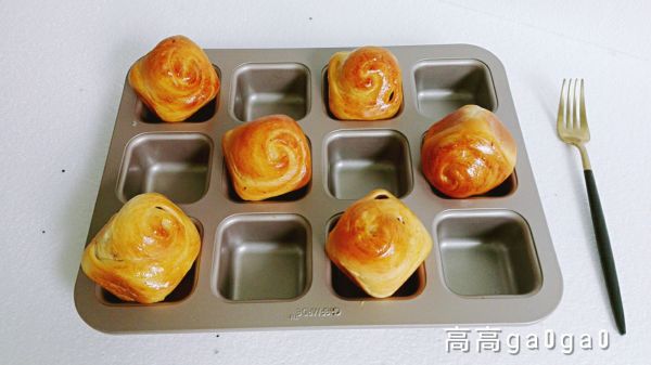 核桃葡萄干小餐包