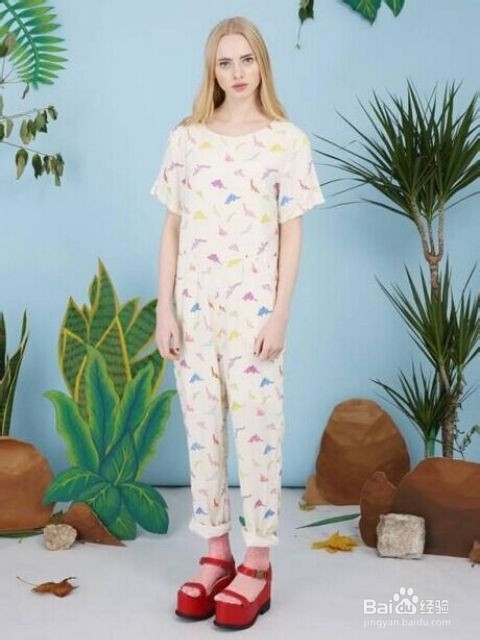 2015你一定要学会的活泼又减龄袜子穿搭术