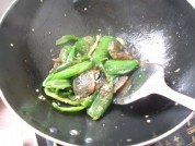 虎皮青椒皮蛋的做法