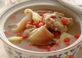 熬煮靓汤润秋燥