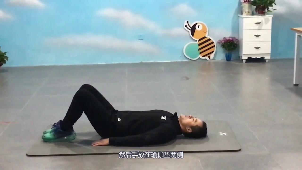 如何练出迷人的腹肌