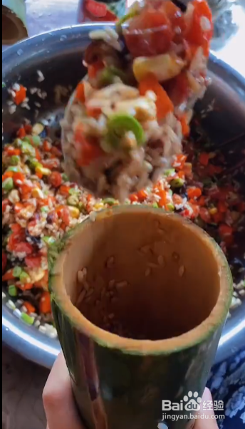 怎么做腊肠杂粮竹筒饭？