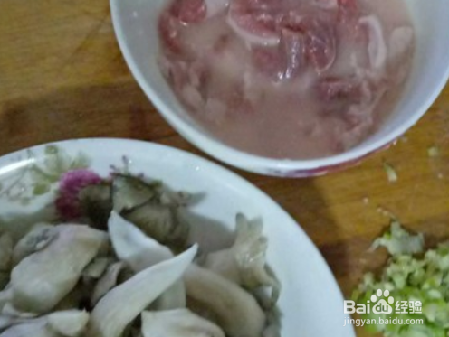 蘑菇炒肉片怎么做