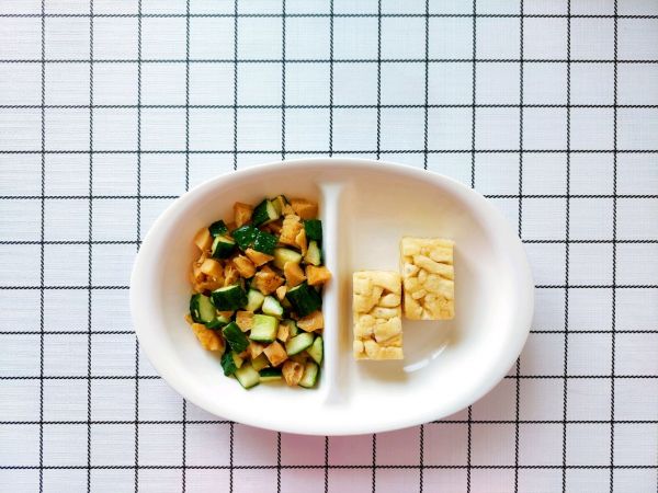 黄瓜炒鸡胸肉丁