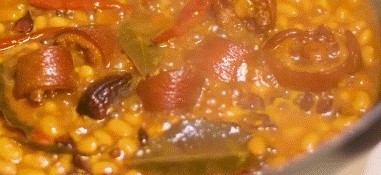 黄豆烧猪尾的做法