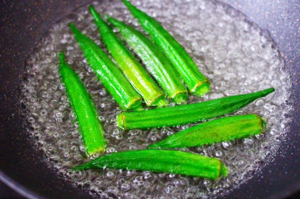 辣根温拌秋葵毛蛤