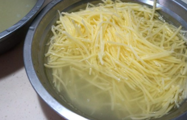 酸辣土豆丝如何制作