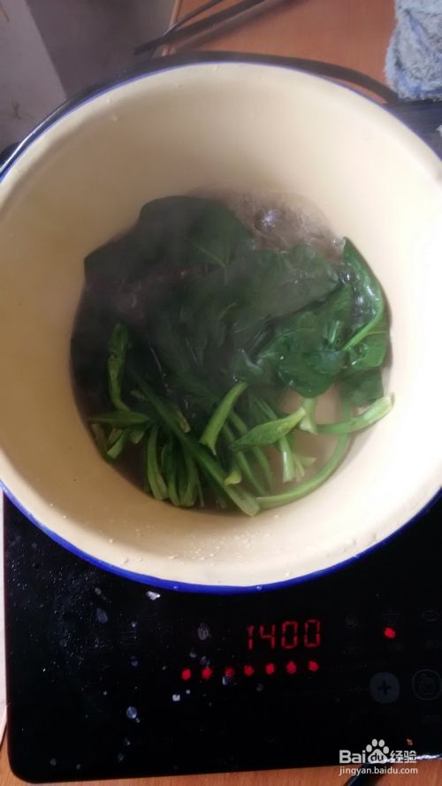 鸡汤菠菜营养饭的做法