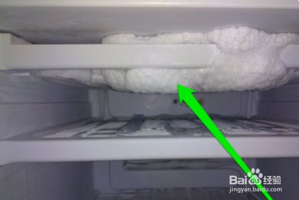 怎样快速清理冰箱里面结的冰