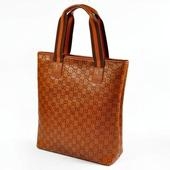 休闲包怎么搭配好看,什么样的衣服搭配休闲包好