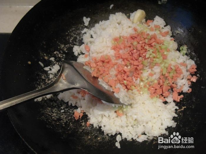 如何做色香味俱全的特色蛋炒饭