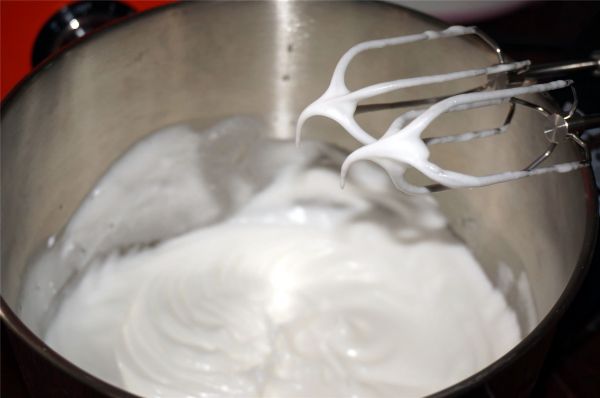 草莓奶油蛋糕卷