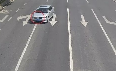 高速公路路口上压实线要扣分不