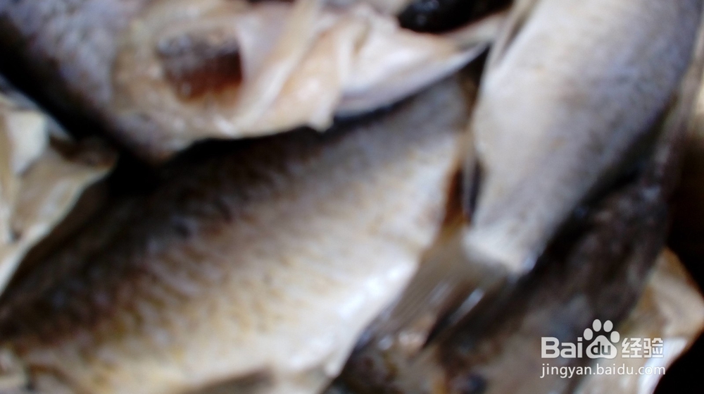 广式酥鲫鱼做法