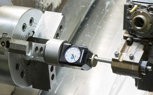 零件的加工精度包括哪三方面?它们之间联系区别是什么?谢谢