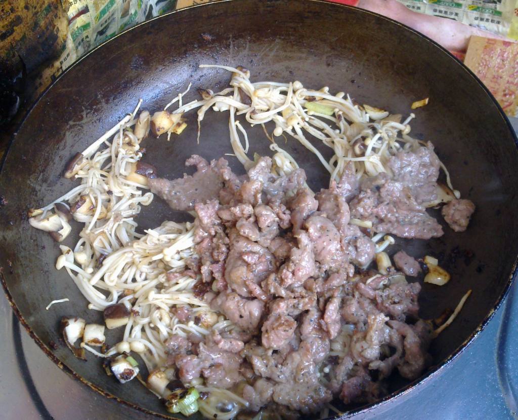 超美味的双菇滑牛柳,每一口都是满满的幸福!