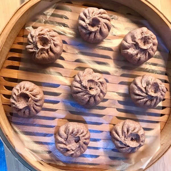 黑全麦自发素菜包