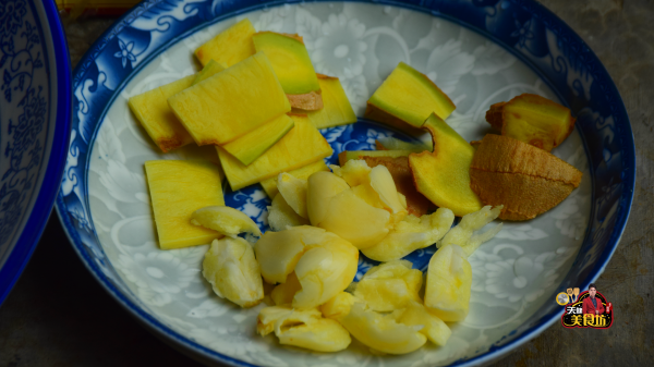 十三香卤猪耳朵