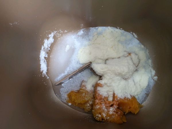 祥云南瓜奶酪软欧包