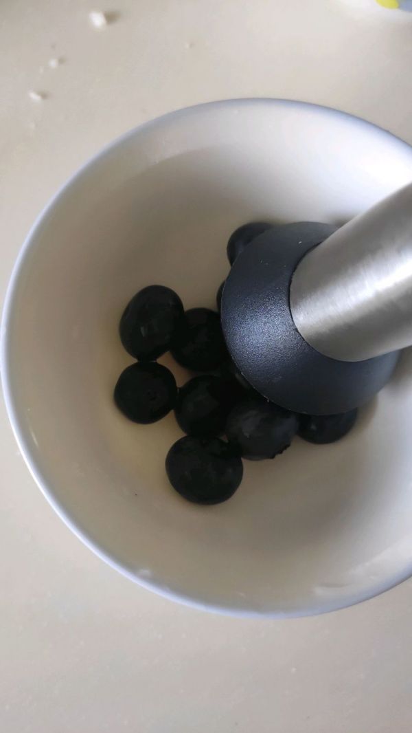 冰镇草莓蓝莓山药