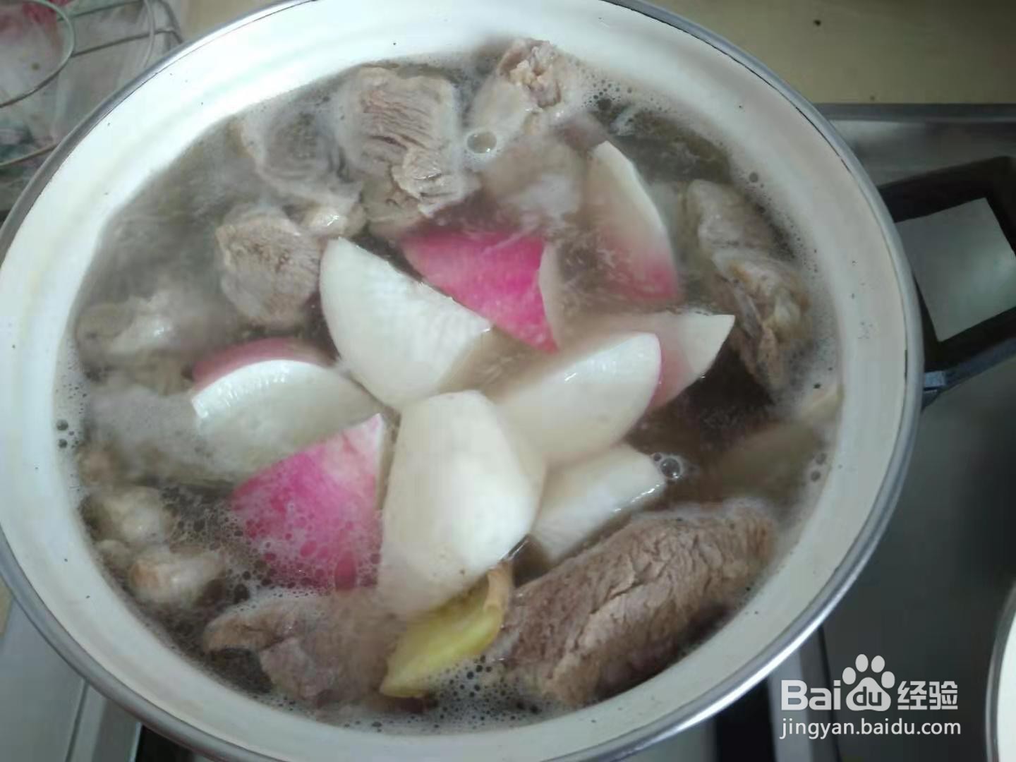 萝卜小排汤的做法