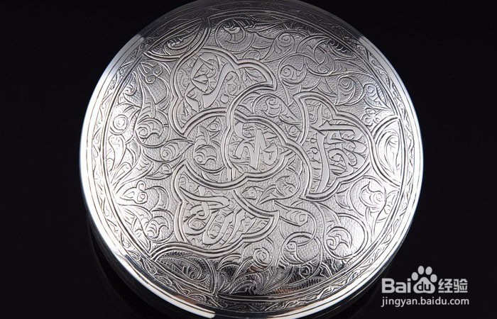 银器中的錾花圆形茶叶盒如何欣赏