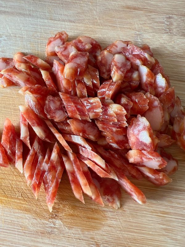 酱油香肠电饭煲焖饭