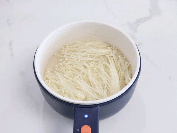 凉拌豆芽黄瓜金针菇