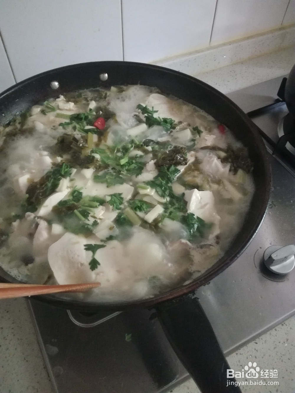 如何煮酸菜豆腐鱼？