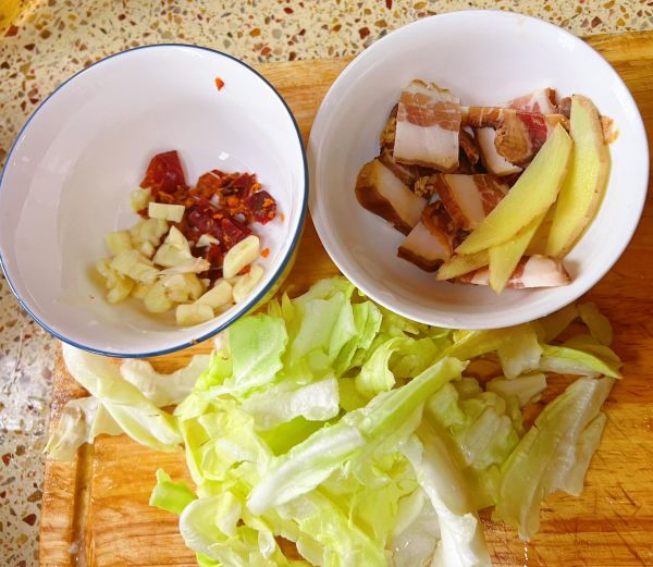 干锅回锅肉酸辣包心菜