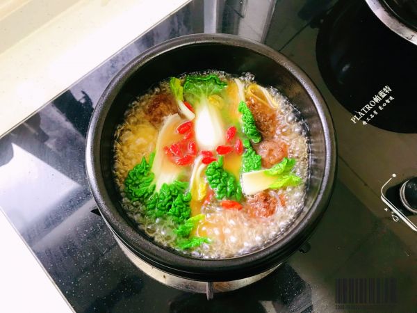 双色肉丸粉丝汤