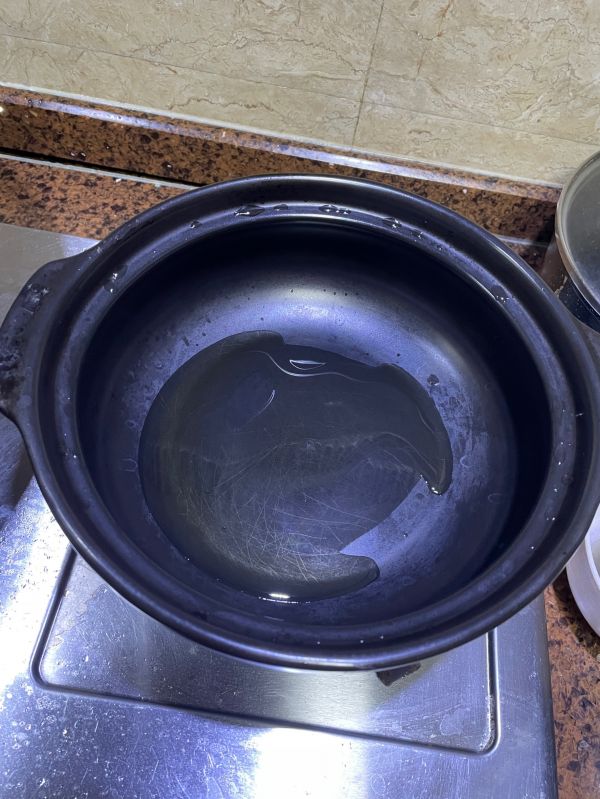 沙姜鸡翅啫啫煲