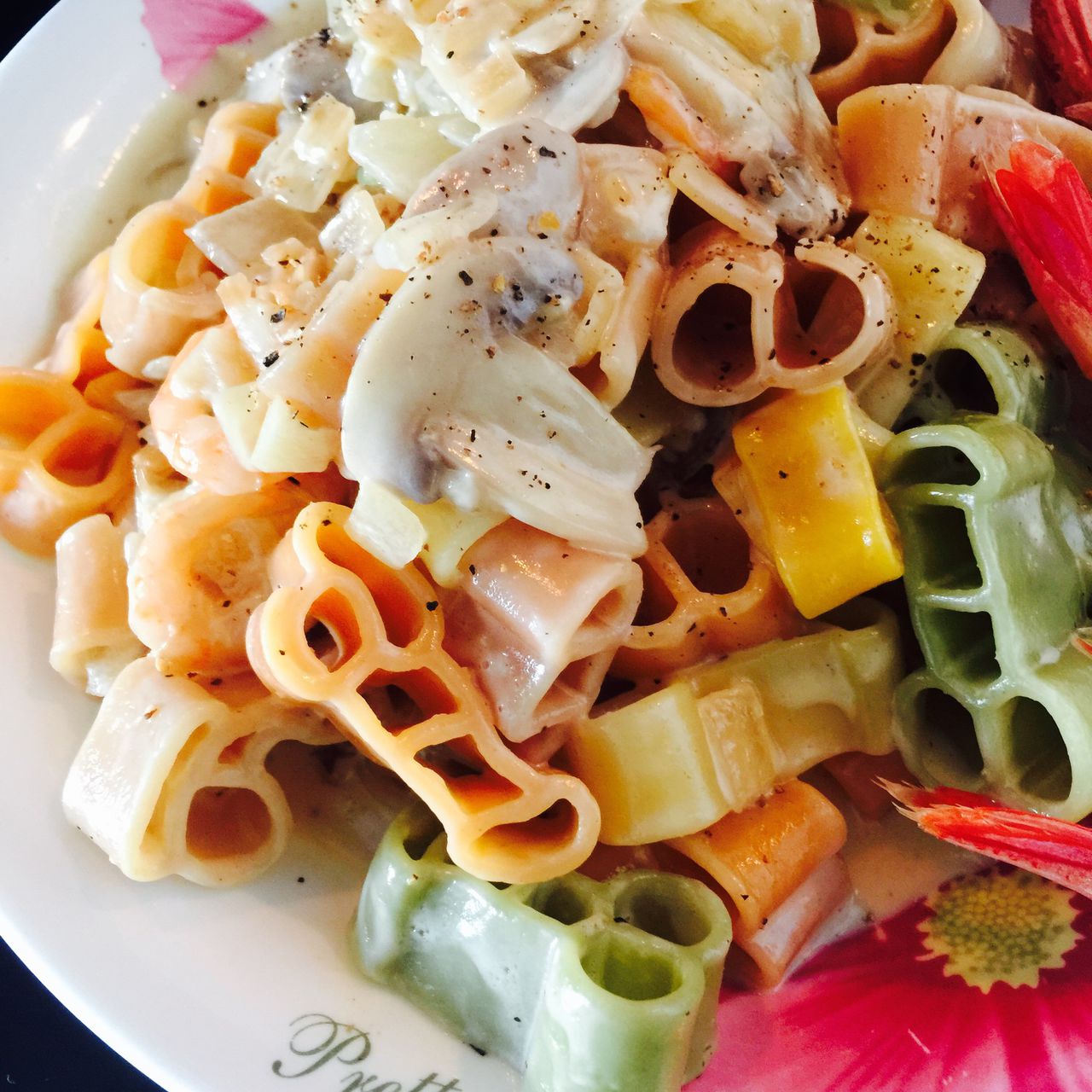 超美味的海鲜奶油意面，每一口都是满满的幸福！