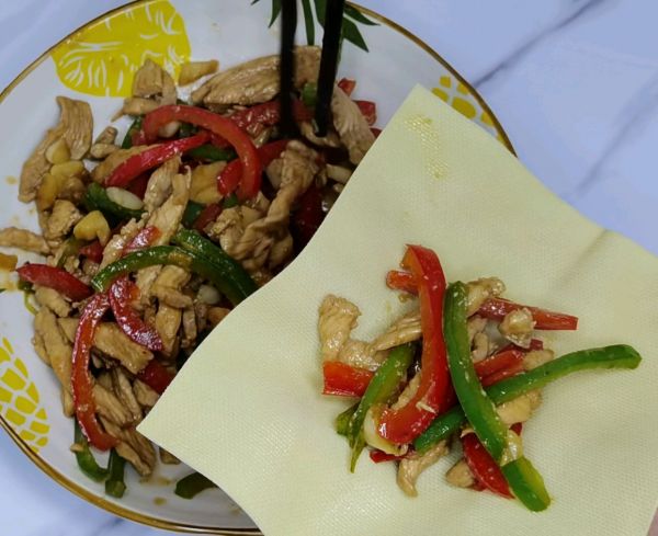 豆皮卷青椒鸡肉丝