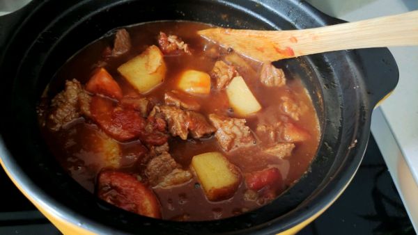 蕃茄土豆炖牛腩
