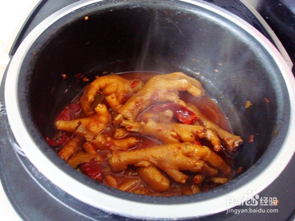 电饭煲焖鸡爪的做法