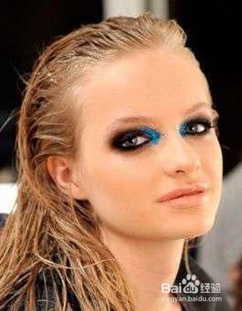 性感美人， 将湿发进行到底！