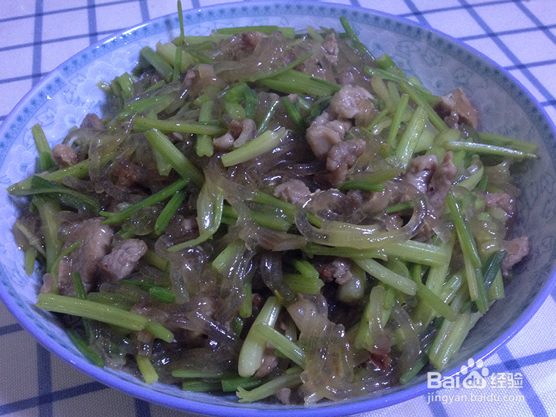 芹菜粉条炒肉丝的做法