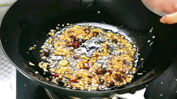 能量早餐梅菜肉臊子米线