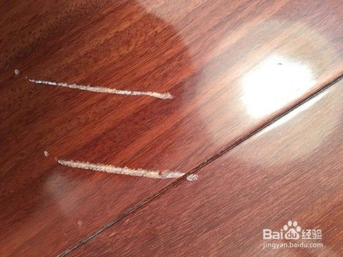 复合地板出现划痕，裂痕掉漆该怎么办，如何修复