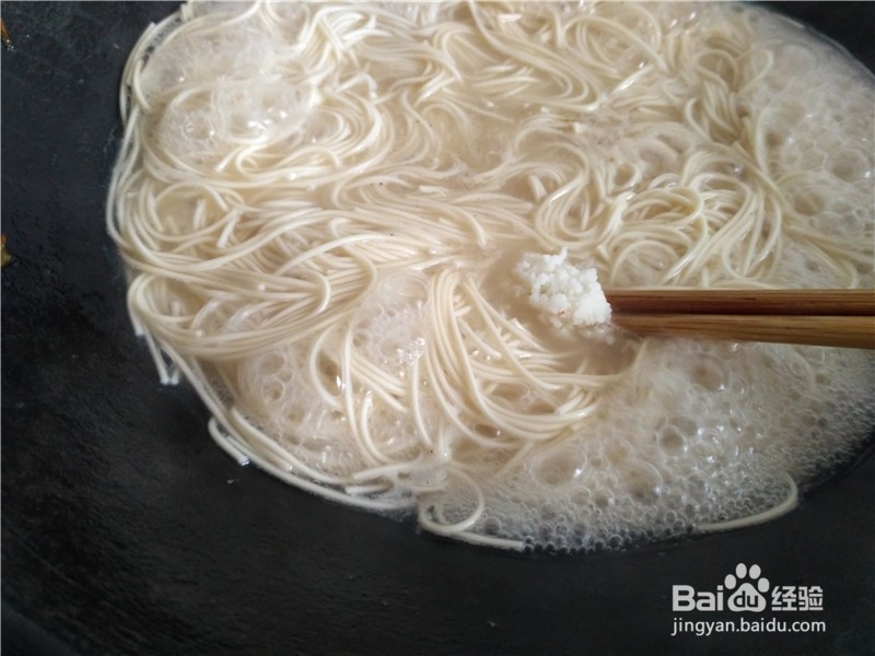 家常菜青椒肉丝面