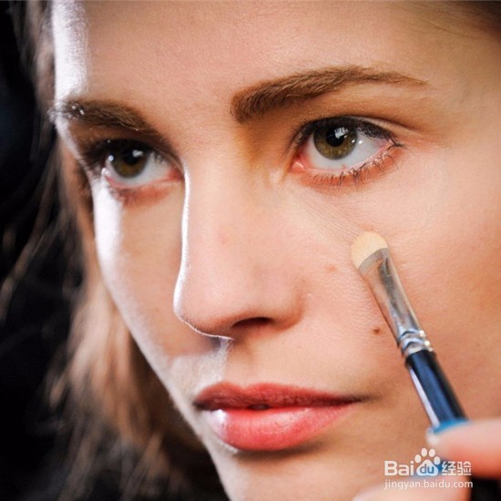 化妆更上镜、显脸小的化妆技巧有哪些？