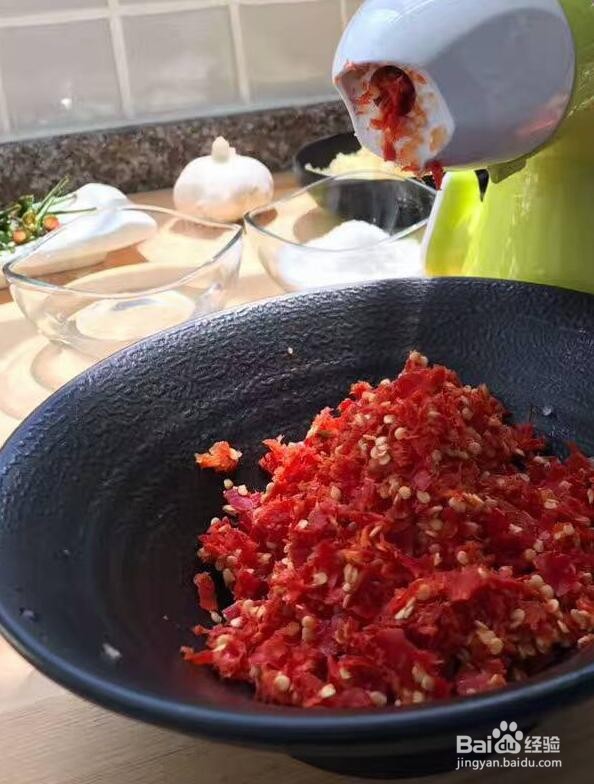 家庭手工剁椒鱼头的剁椒料，做剁椒快速方法