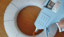 海绵上缠绕纱线 制作漂亮节日装饰烛台！