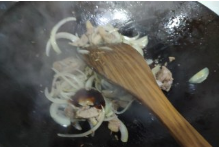 洋葱孜然鸡肉这样做全世界最好吃