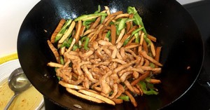 家常香干肉丝