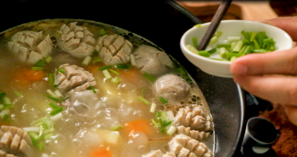 土豆胡萝卜排骨丸子汤