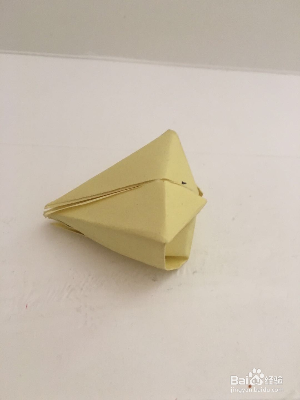 两朵郁金香用彩纸怎么简单的折叠呢