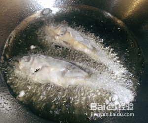 家传酥脆小黄鱼的做法